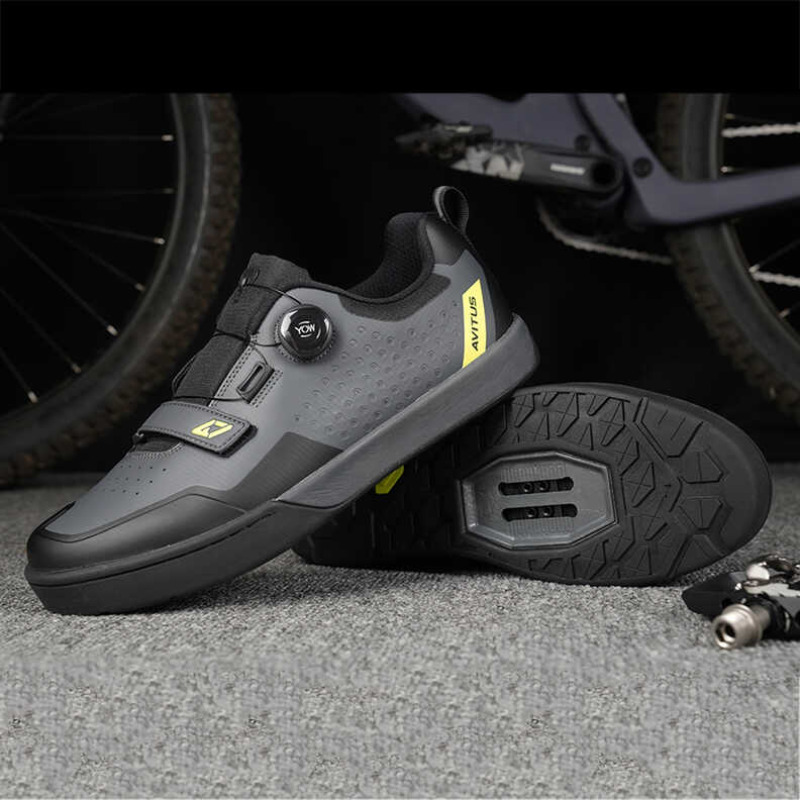 Mountain Biking Videos - Avitus รองเท้า MTB ผู้ชายมี2-Bolt SPD cleats
