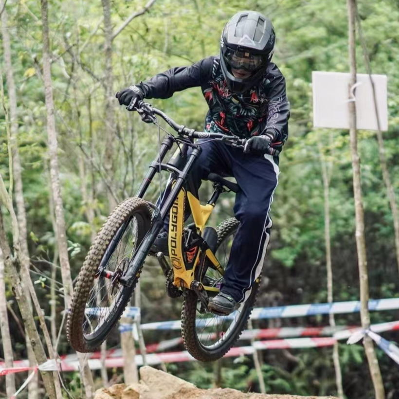 Avitus รองเท้า MTB ผู้ชายมี2-B - Mountain Biking Videos บทวิจารณ์และราคา